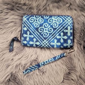 NEW  Vera Bradley wristlet